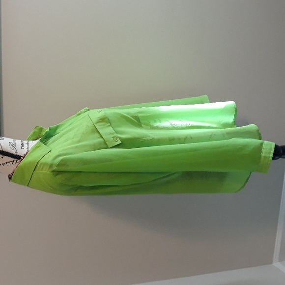 NWOT beautiful  Blouse. - Picture 2 of 5